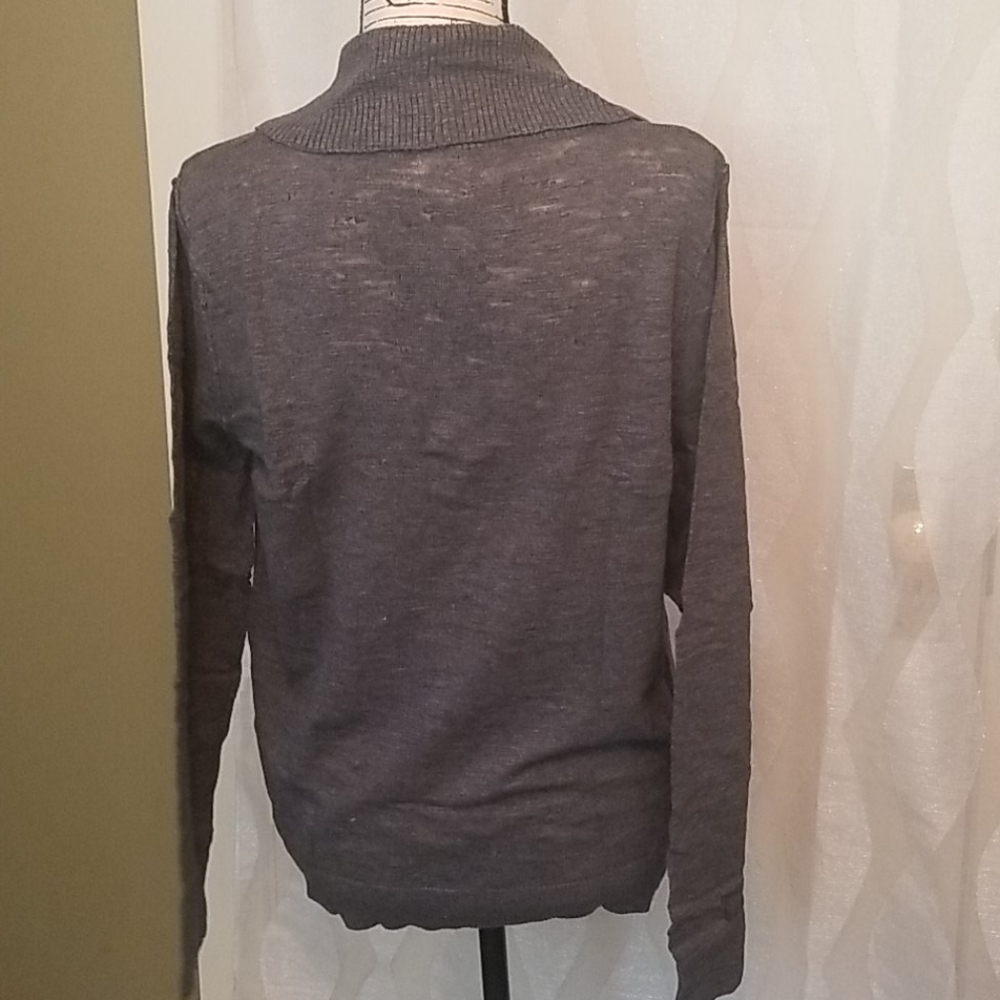 Distressed Sweater - Picture 5 of 6